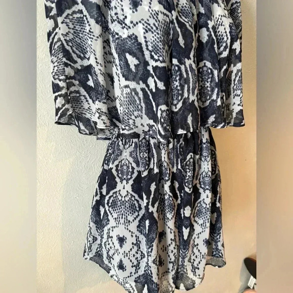 Show me you’re mumu off the shoulder romper - Picture 3 of 5